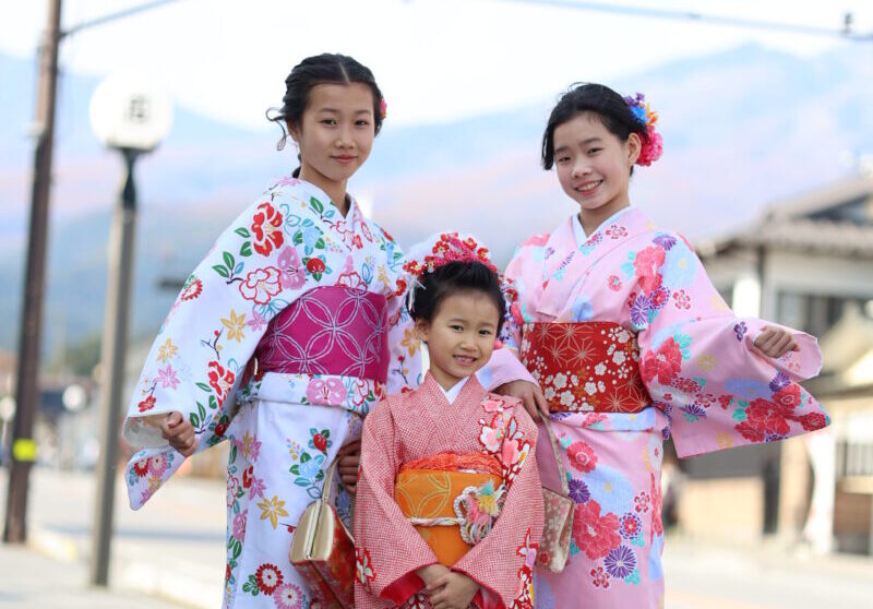 幸せは次世代へ繋がる：三姉妹さまと日本髪が彩る、はじめての日光