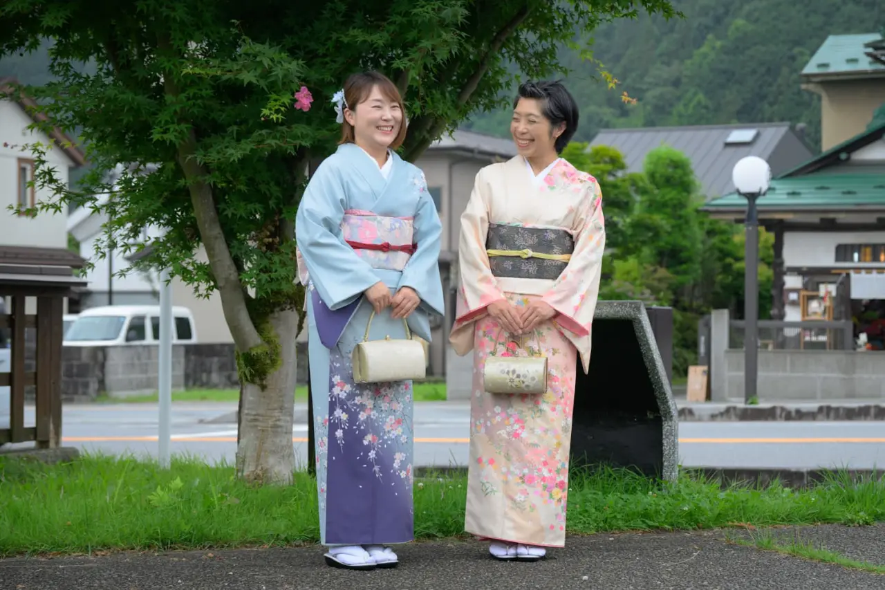 Woman wearing a formal houmongi kimono for a special occasion